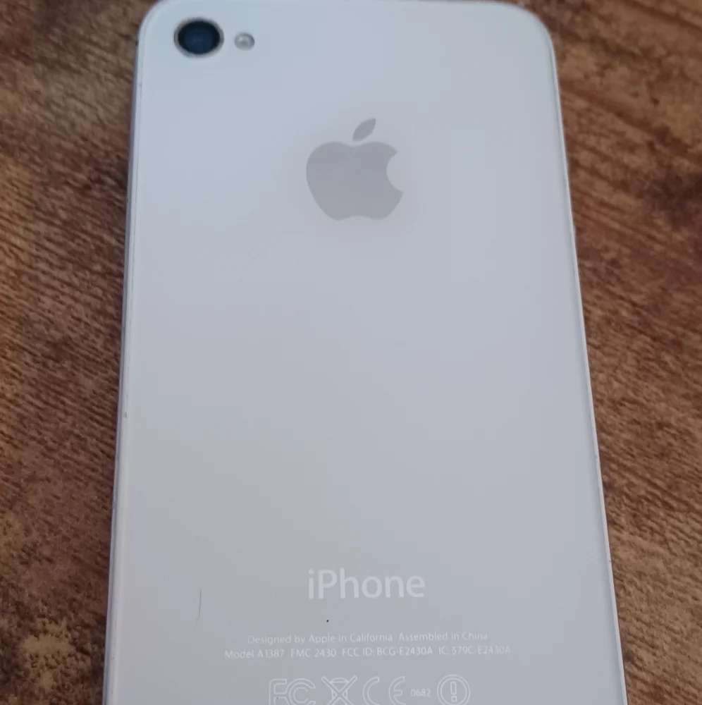 White iPhone model A1387